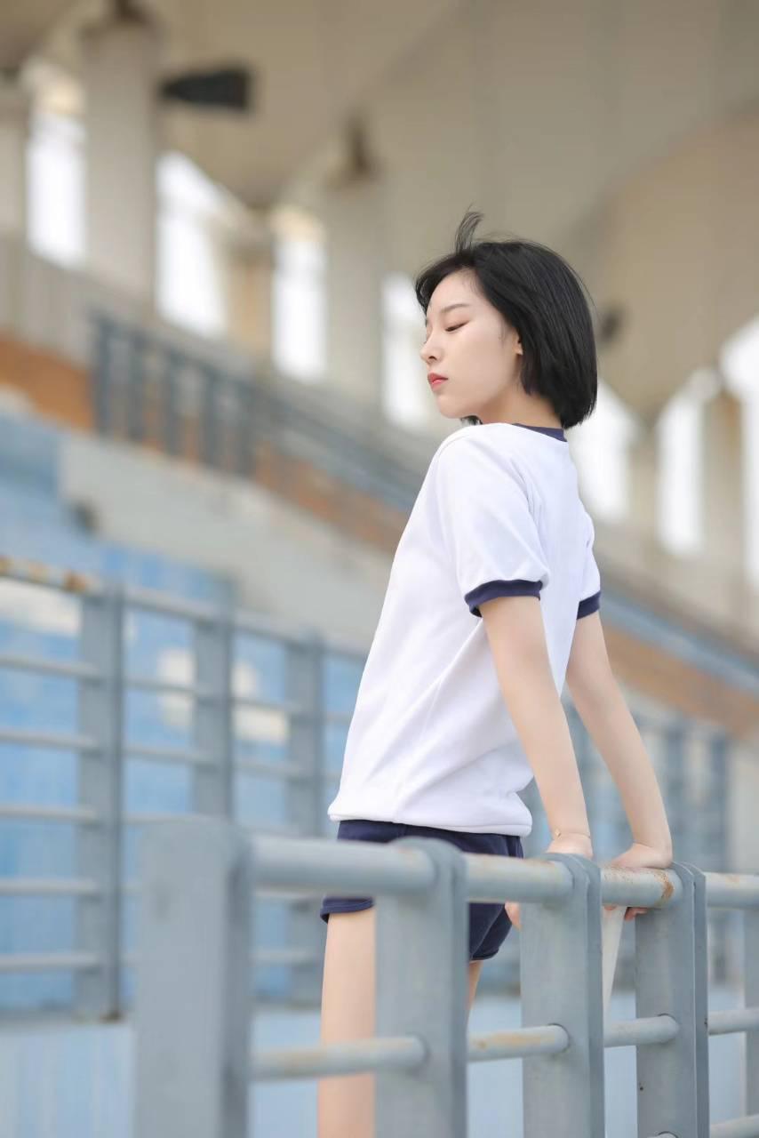 哈尔滨新下海嫩模空姐，待客如初恋